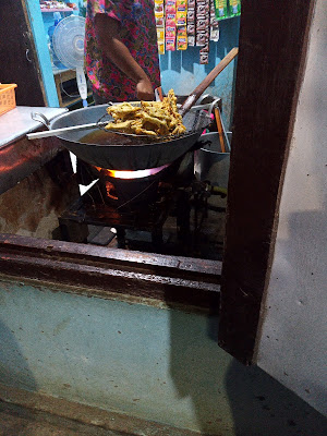 Warung Gorengan ibu naisem