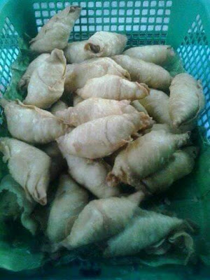 Warung Gorengan, Tenda Biru