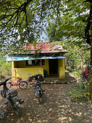 Warung Jembatan Gantung