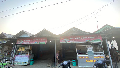 Warung Kancil Spesial Mie Ayam, Bakso Dan Ayam Goreng