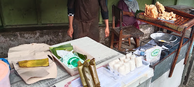 Warung kelontong, kopi, mendoan anggit