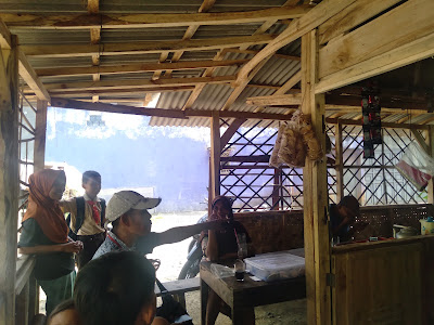 Warung kepo (kedai pojok) " Tunggak Jati Semi"