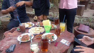 Warung Kirana Limpakuwus