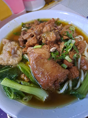 Warung kopi dan gorengan