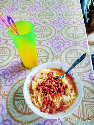 Warung Kopi Mak Moen