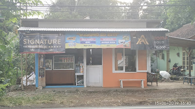 Warung kopi & mendoan but Esti