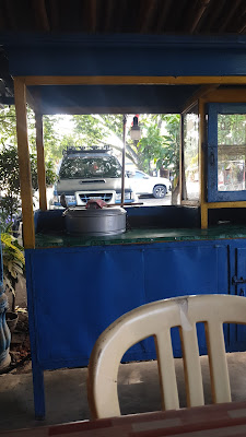 Warung Kopi Peyek Kripik Srandil