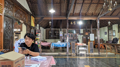 Warung Lesehan " Evan "