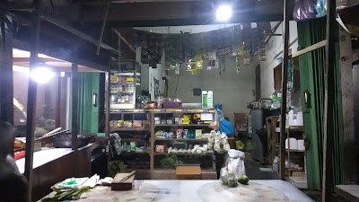 Warung makan dan gorengan Yanti/khirin