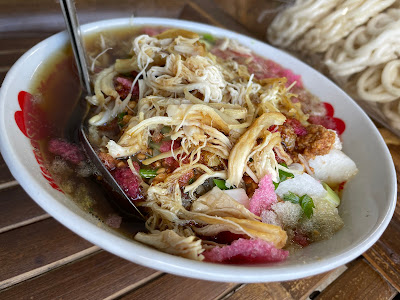 Warung Makan dan Soto Yu Rakem