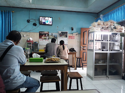 Warung Makan & Lalapan "UTAMI"