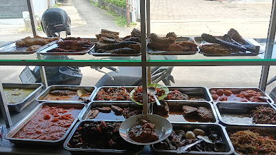 Pelangi Eatery & Laundry