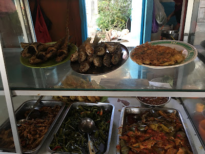 Warung Makan Mama Dora
