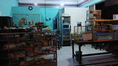 WARUNG MAKAN MAMAKE DUA PUTRI