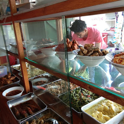 Warung makan mBekayune