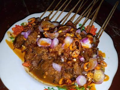 Warung Makan-Sate Donal Widarapayung. Pak Pujo.