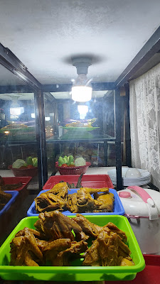 WARUNG MAKAN TANIA