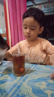 "Warung Makan Tri Budi"