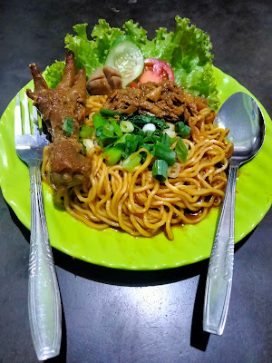 WARUNG MAMA YULI