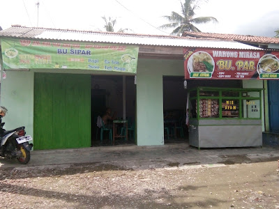 Warung Mi Ayam Dan Soto Bu Par,Tikungan Yoki Tanjungwangi Wringinharjo