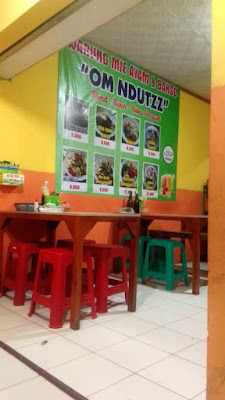 OM NDUTZZ Chicken Noodle & Meatball Warung