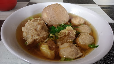 Warung mie ayam dan bakso brondol
