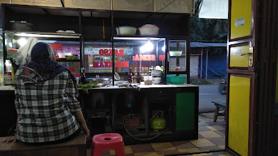 Warung Mie Ayam Dan Bakso Langgan Sari