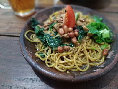 Warung Mie Ayam Legit & Mie Cobek