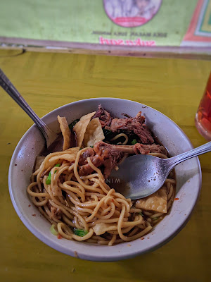 Warung Mie Ayam, Soto, Dan Bakso Pak Taryo