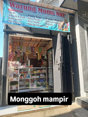 Warung Moms Nur
