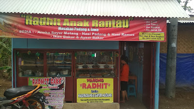 Warung Nasi Padang "Radit Anak Rantau"