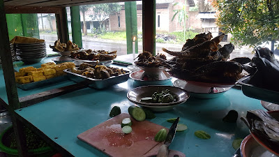Warung Nasi Sambel Tlenjeng Kang Tutur