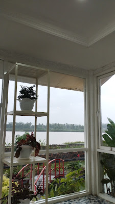 Warung Pinggir Kali Dipo Serayu