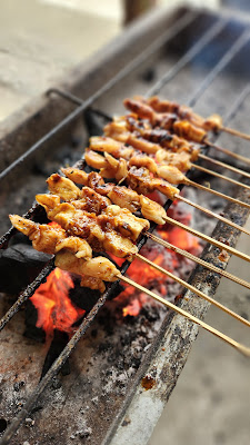 Warung sate ayam dua dara