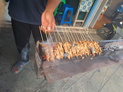 Warung Sate Ayam Khas Ambal Kebumen Pak Manijo