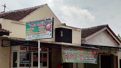 Warung Sate dan Gulai Pak Kevin