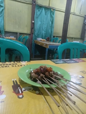 Warung Sate & gule Kambing 3 Putri