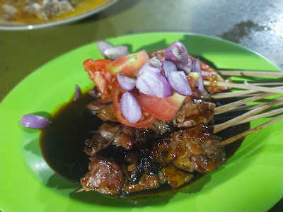Warung Sate Gule Kambing Muda Pak Godeg