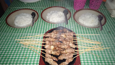 Warung sate "TRIO SAUDARA"