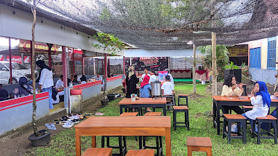 Warung Seafood dan Paket Ayam Sambel Ciepoer