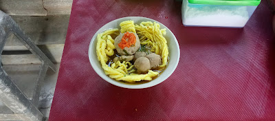 Warung Soteng dan Pecel Ibu Eti