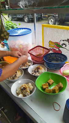 WARUNG SOTO & GADO GADO MBA TRI