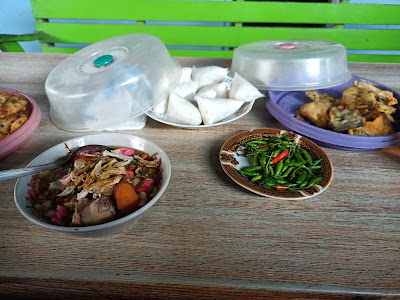 Warung Soto & Ketupat Tahu Sederhana
