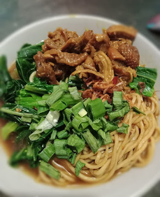Warung Soto Sari & Mie ayam Sari