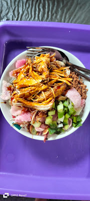 Warung soto+mie ayam biyung laminah