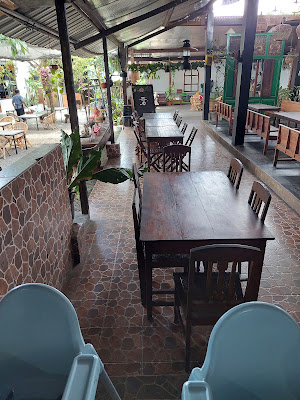 Warung Tetehna