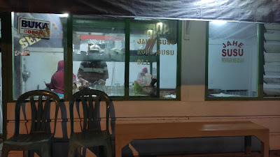 Warung Wajar
