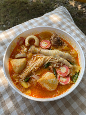Warunge Mamake (Aneka sate seafood) Lok-Lok