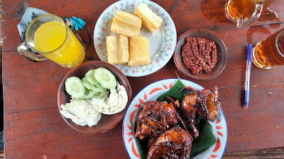 WARUNGE RIKA PADA