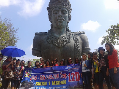 WIN HOLIDAY